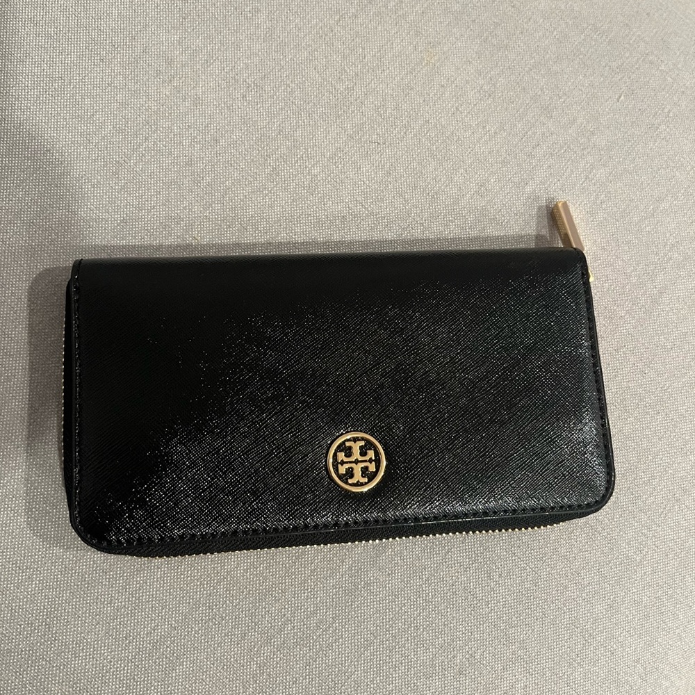 Tory Burch wallet